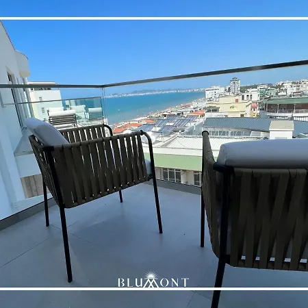 מלון Luxury Rooftop By Blumont Škalngur