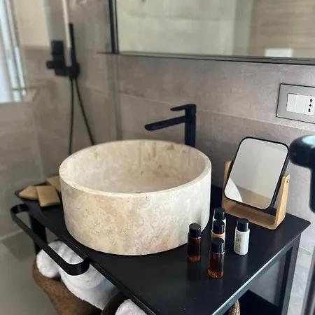 Luxury Rooftop Suites By Blumont Hotel
