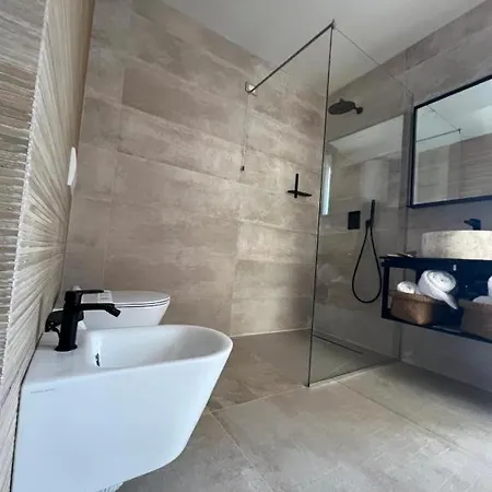 Hotel Luxury Rooftop Suites By Blumont
