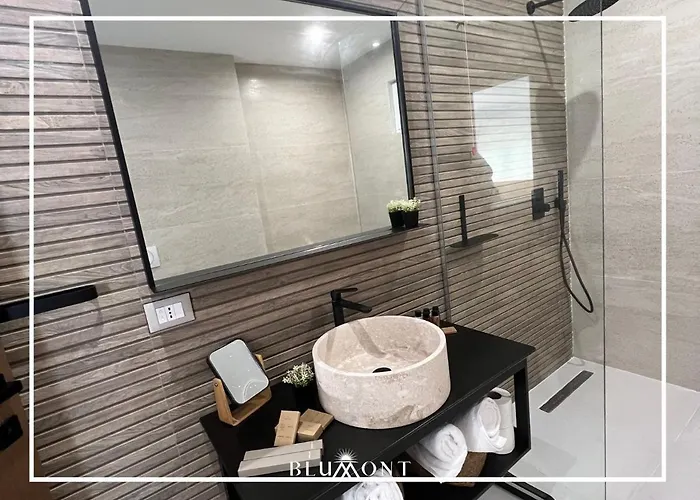 Luxury Rooftop Suites By Blumont Hotel Shkallnur