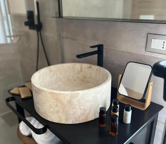 Luxury Rooftop Suites By Blumont Hotel