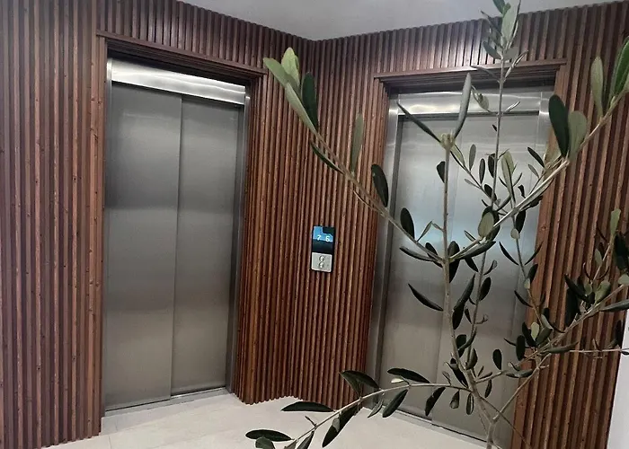 Luxury Rooftop Suites By Blumont Hotel Shkallnur